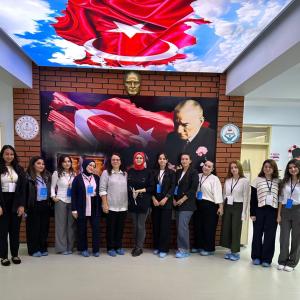4. Sınıf Öğretmen Adaylarımız Öğretmenlik Uygulaması Dersi Kapsamında Uygulamalarına Başladı